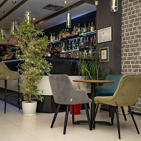 Hotel Gran Via à Burgas Extérieur photo