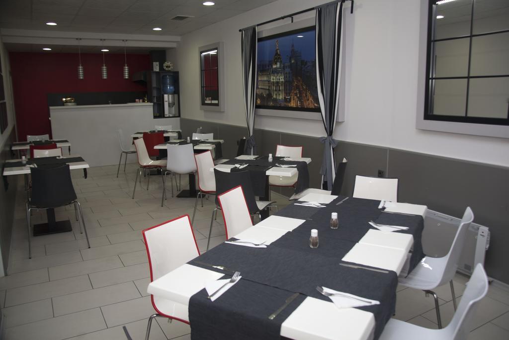 Hotel Gran Via à Burgas Extérieur photo