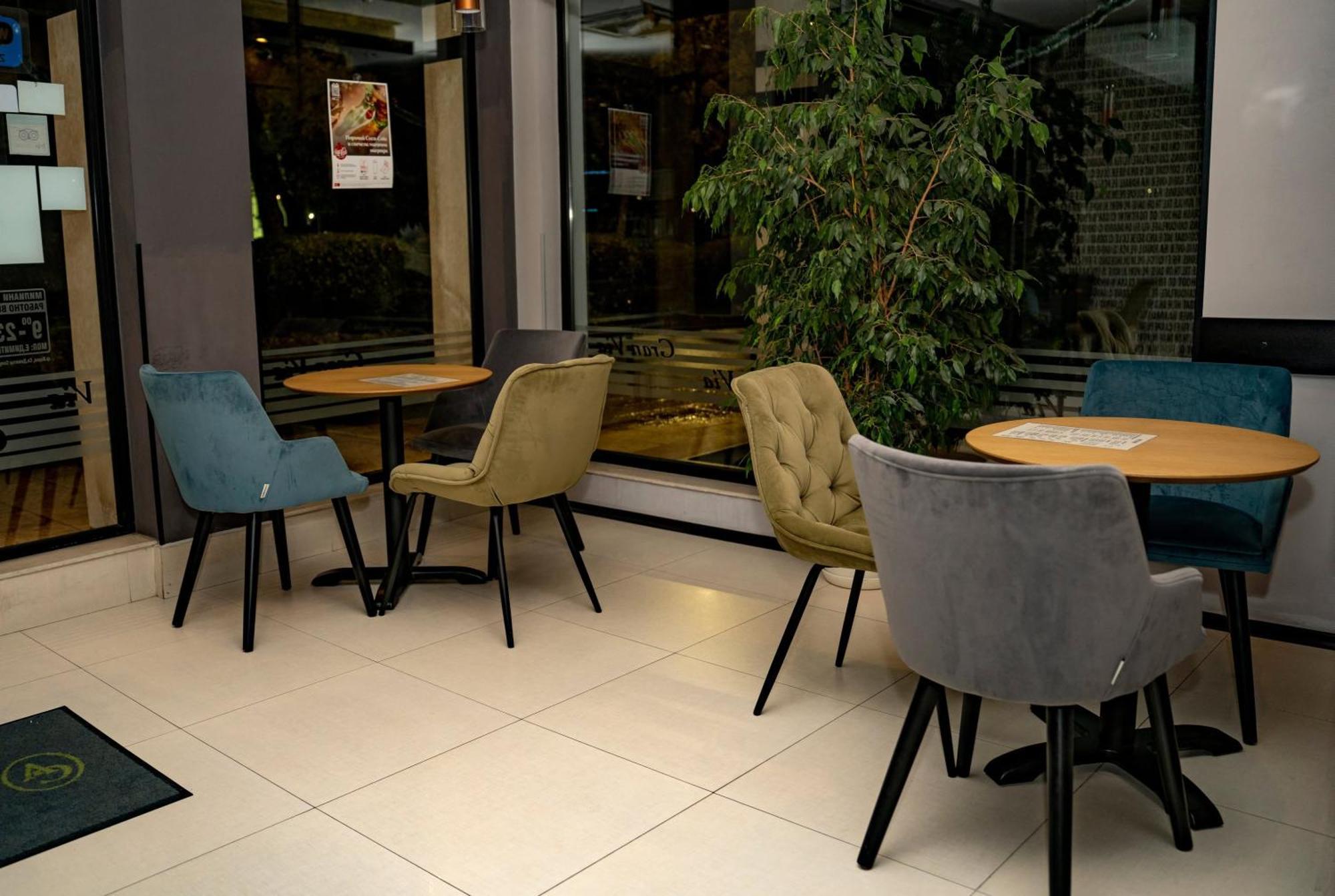 Hotel Gran Via à Burgas Extérieur photo