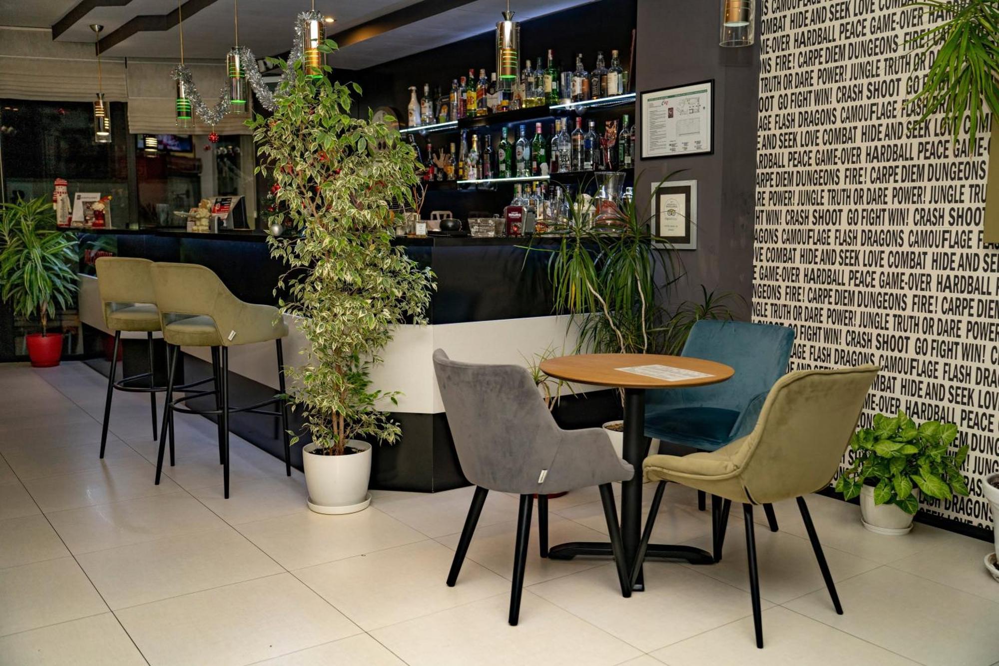Hotel Gran Via à Burgas Extérieur photo