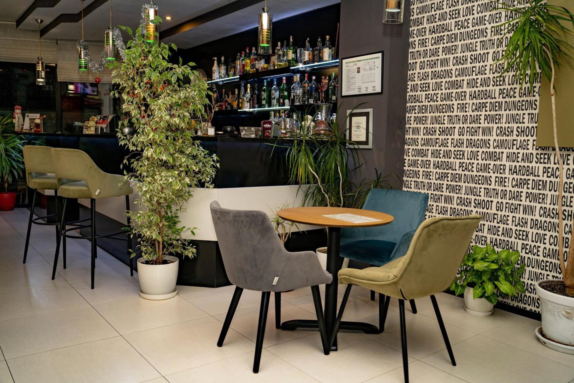 Hotel Gran Via à Burgas Extérieur photo