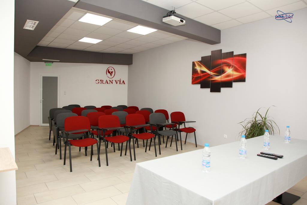 Hotel Gran Via à Burgas Extérieur photo