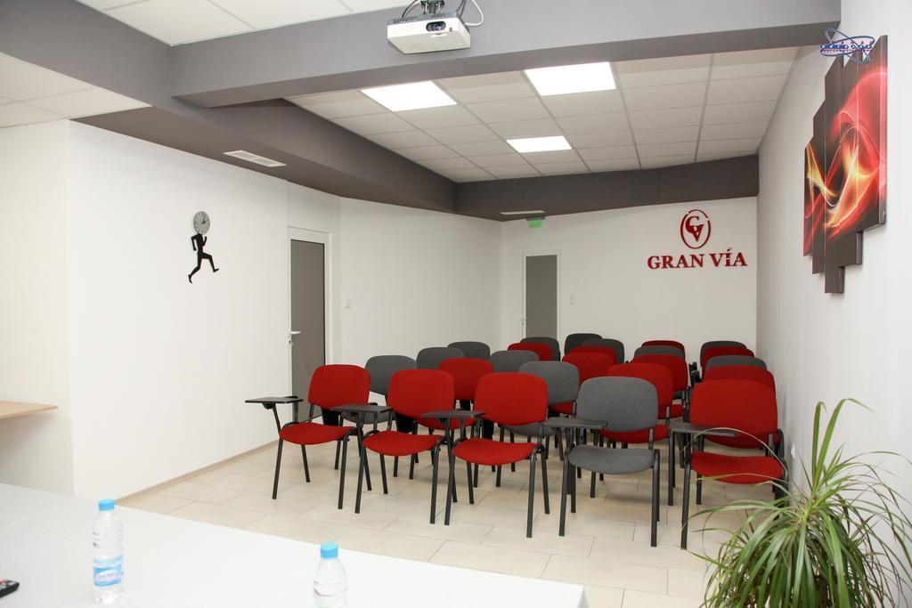 Hotel Gran Via à Burgas Extérieur photo