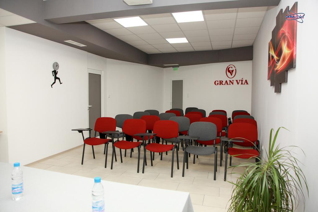Hotel Gran Via à Burgas Extérieur photo