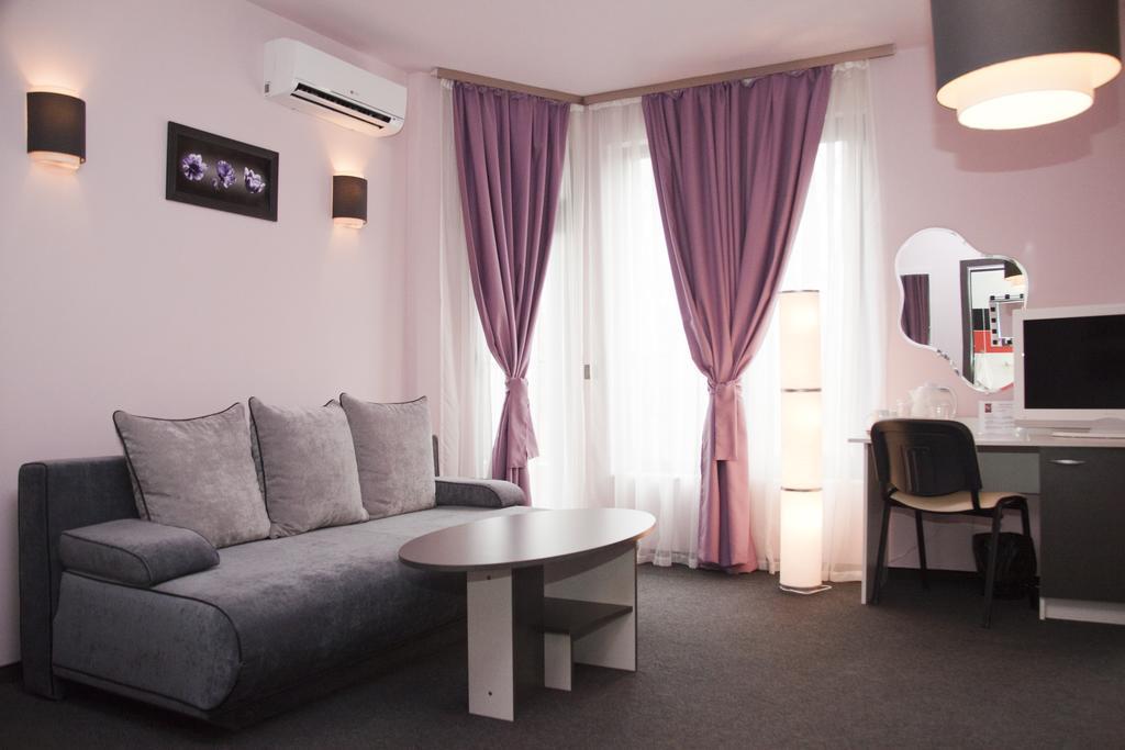 Hotel Gran Via à Burgas Extérieur photo